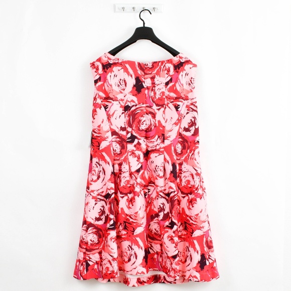 Taylor Women's Plus Size Rose Print Dress - Picture 2 of 6